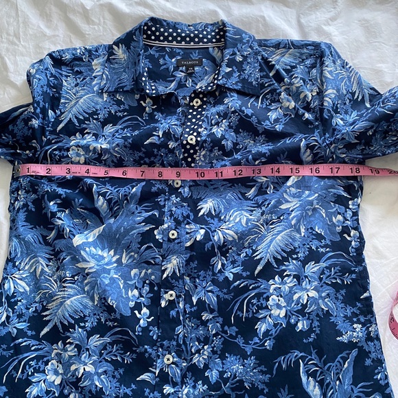 Talbots all cotton, XS, blue + white floral + polka dot button down blouse. - Picture 4 of 10